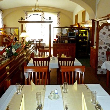 Hotel Havel Рихнов-над-Кнежноу Экстерьер фото