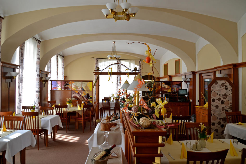 Hotel Havel Рихнов-над-Кнежноу Экстерьер фото